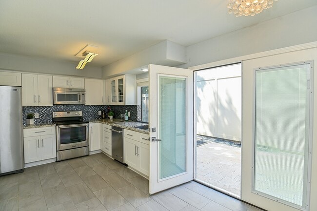 Building Photo - 12800 Briar Forest Dr