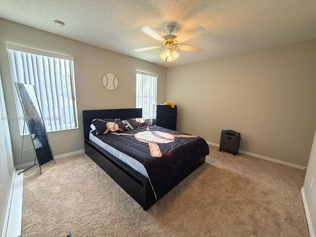 Building Photo - 233 Aldridge Ln