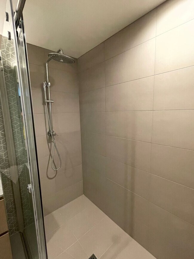 Building Photo - Brand NEW! Koula Studio