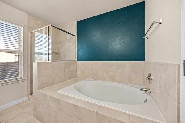 Building Photo - 7223 Pavilion Dr