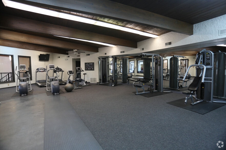 Fitness Center - Spanish Lake Townhomes