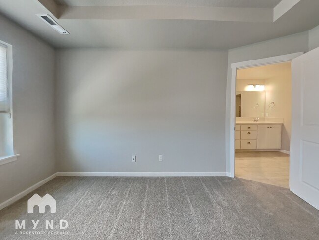 Building Photo - 4151 SE Fortress Ln