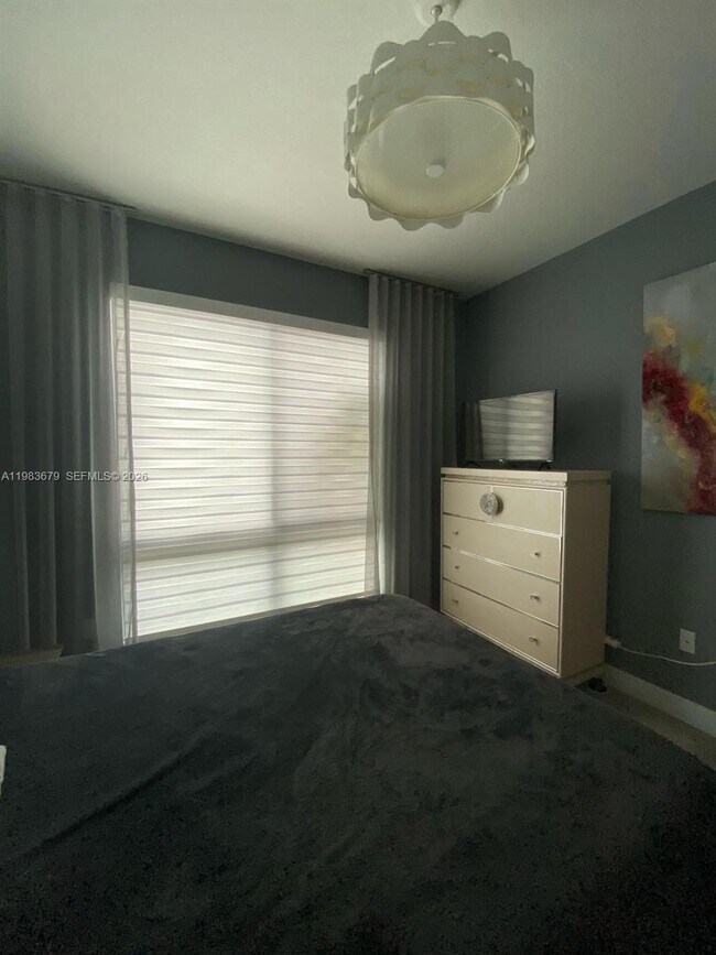 Building Photo - 4745 NW 84th Ct