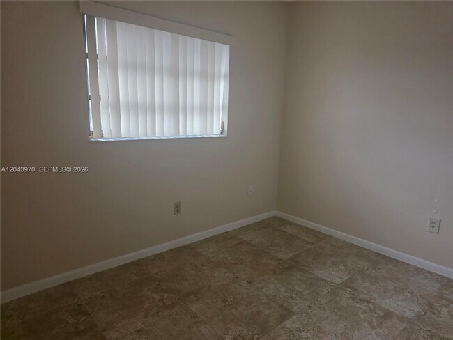 Building Photo - 4586 SW 139th Ct