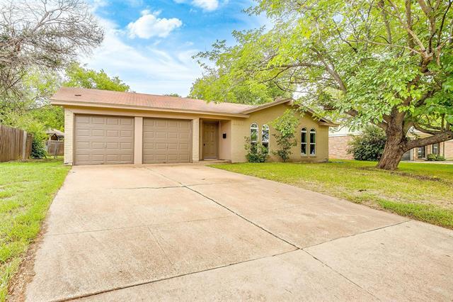 Building Photo - 144 NW Suzanne Terrace