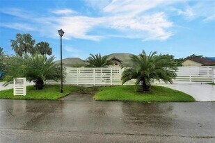 Building Photo - 19905 SW 135th Ave