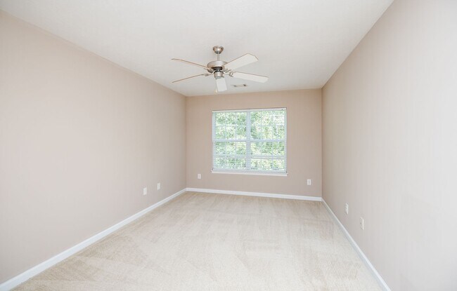 Building Photo - 435 Snead Way