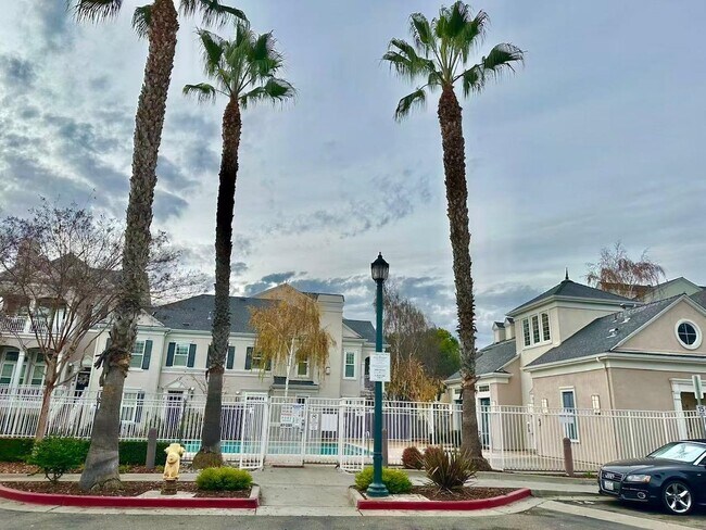 Building Photo - 4486 Chancery Ln