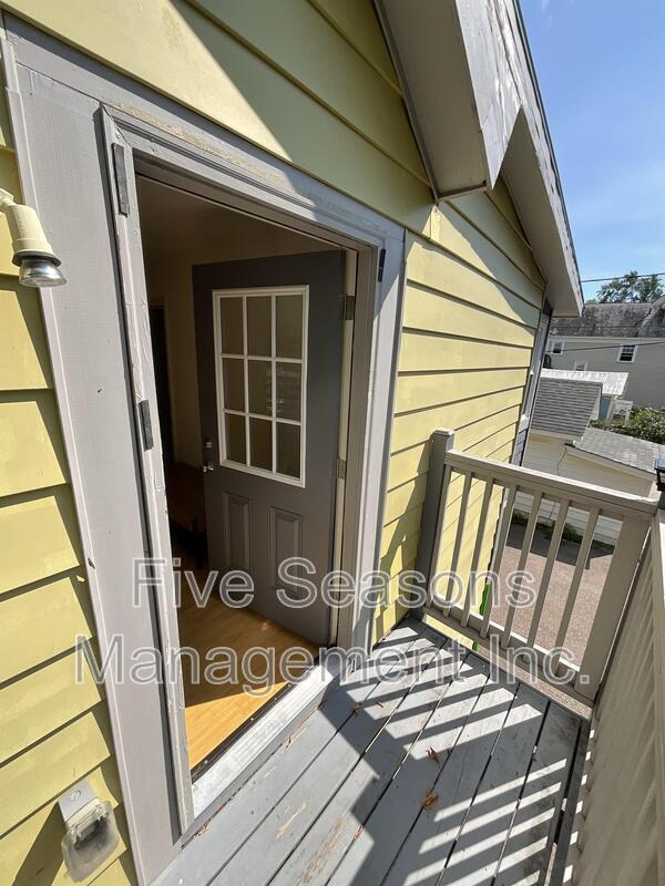 Building Photo - 133 Elmwood Ave