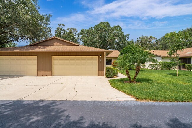 Building Photo - 4665 Oak Hill Dr