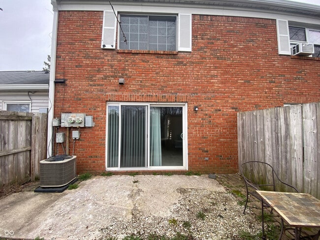 Building Photo - 7434 Melanie Ln