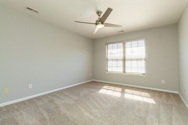 Building Photo - 422 Old Pine Way