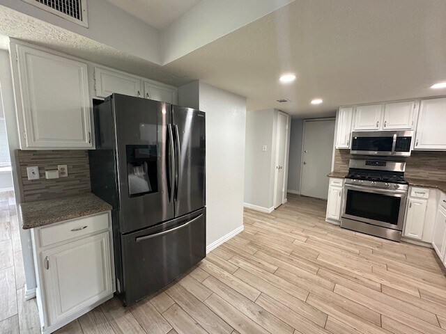 Building Photo - 15818 Oak Mountain Dr