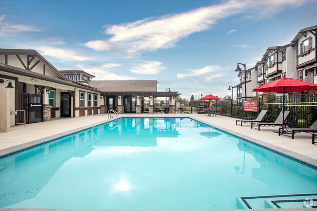 Pool - Diamond Creek Apartments