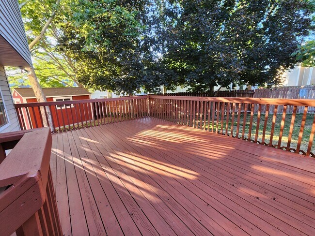 Building Photo - 4 Bed 2 1/2 Bath Home in Sandy