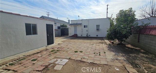 Building Photo - 717 W San Marino Ave