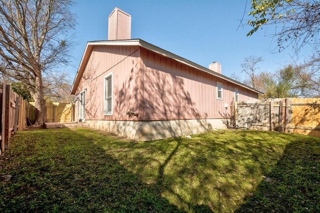 Building Photo - 12207 Alderbrook Dr