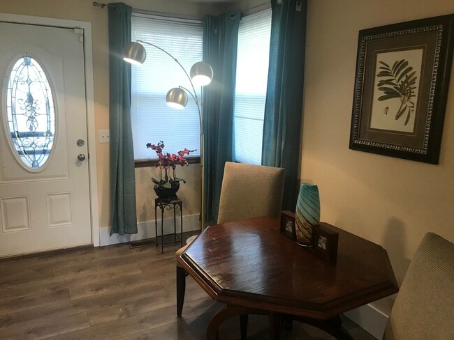 Building Photo - 2715 Morena St