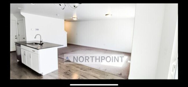 Building Photo - Beautiful 3BR 2BA Home w/ Quartz Kitchen and Garage in Herriman! Amazing Price!!!