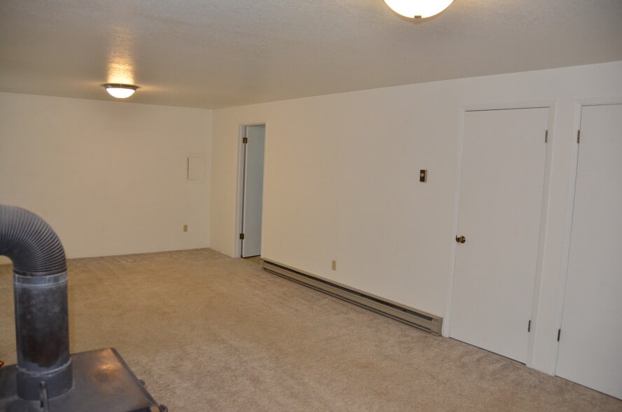 Building Photo - 3700 Beazer