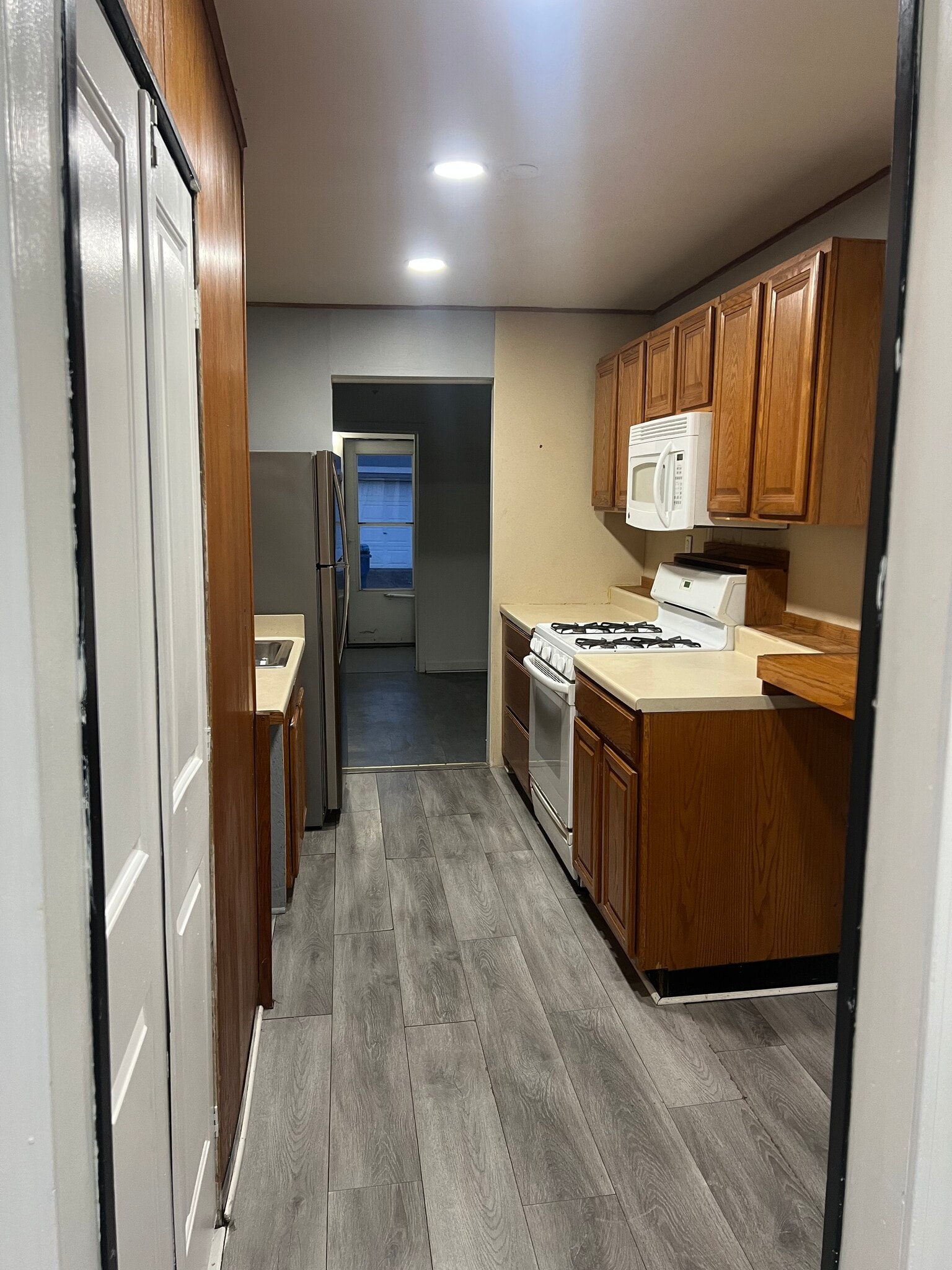 Building Photo - 11055 Chapp Ave