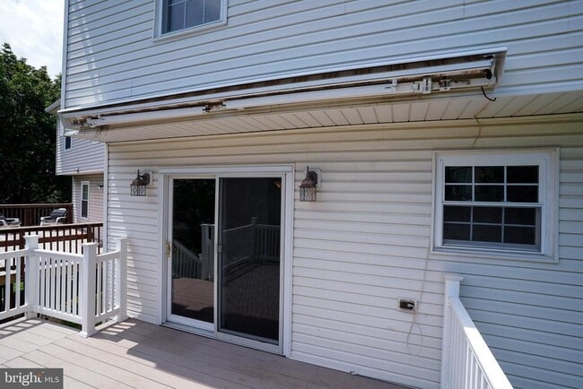 Building Photo - 7862 Centergate Ct