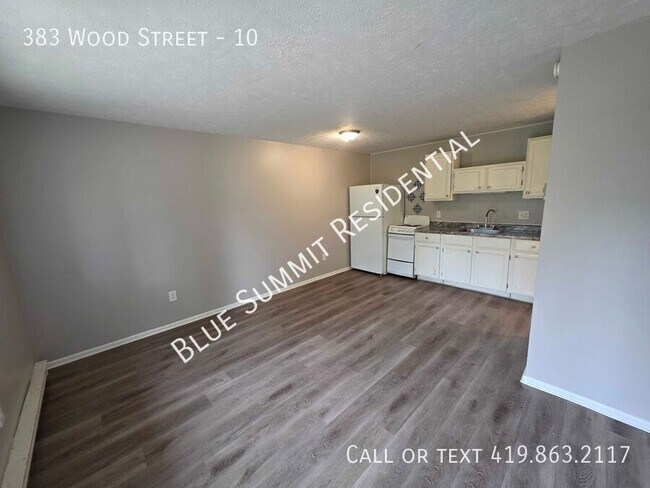 Building Photo - 383 Wood St