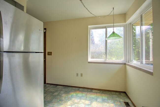 Building Photo - 1636 Conger Ave NW