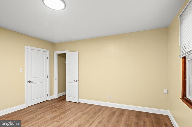 Building Photo - 35 3rd Ave