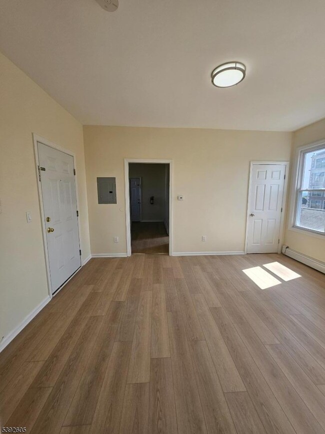 Building Photo - 372 Bergen St