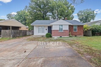 Building Photo - Berclair Beauty: Newly Renovated 3 Bed, 2 Full Bath Gem in 38122! PRICE DROP!!!!