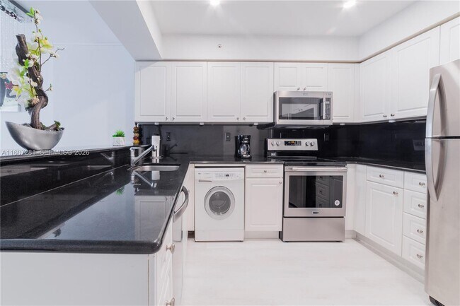 Building Photo - 2501 S Ocean Dr