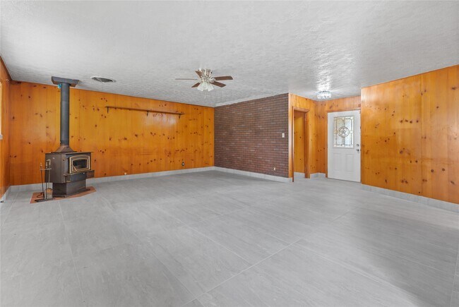 Building Photo - 18125 FM 1484 Rd