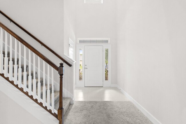 Building Photo - 692 NE Turtleback Trail