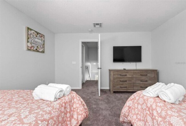 Building Photo - 437 Julliard Blvd