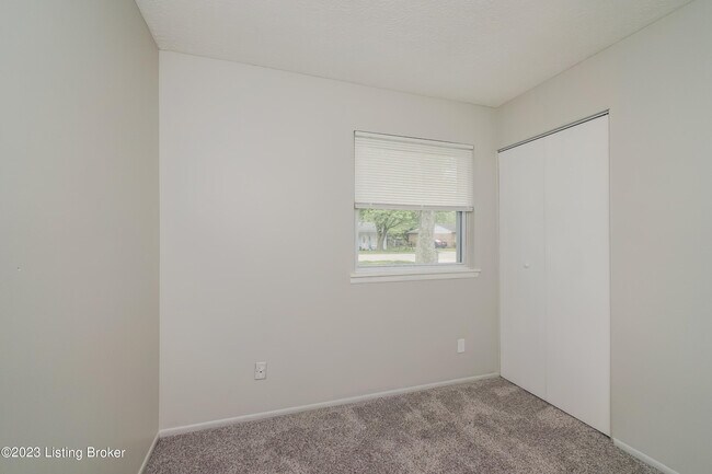 Building Photo - 10902 Waycross Ave