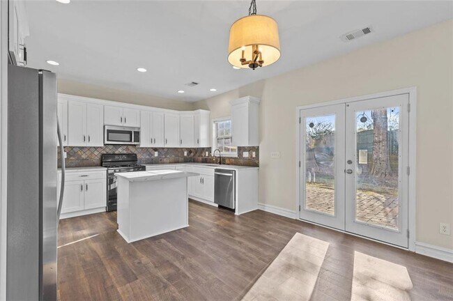 Building Photo - 4831 Edinburgh Dr