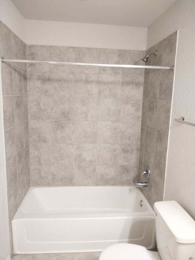 Building Photo - Fresh and Clean!!!