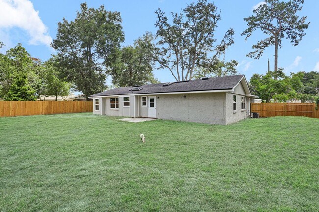 Building Photo - Renovated 3 bedroom/ 2 bathroom home in Mandarin