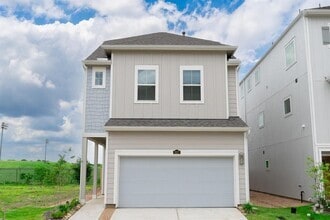 Building Photo - 3317 Young Clover Wy