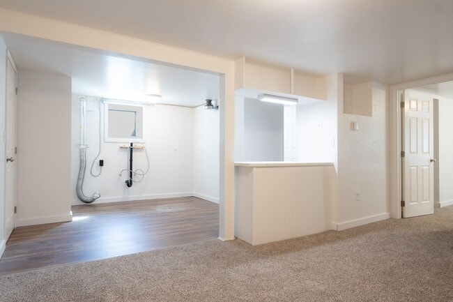 Building Photo - Diamond in the rough! Newly renovated interior - 5 Bed 2 Bath!