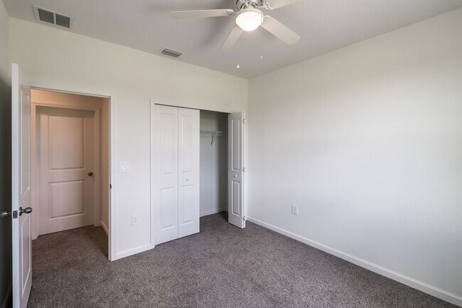 Building Photo - 5347 Vista Lago Dr