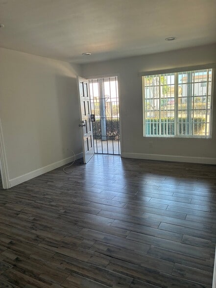 Building Photo - 2330 Grove Ave