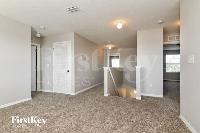 Building Photo - 561 Vista Ridge Dr