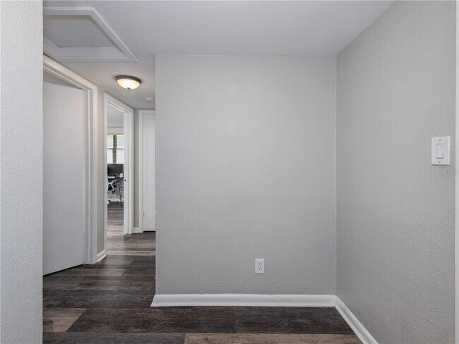 Building Photo - 4721 W Iowa Ave