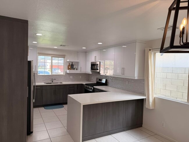 Building Photo - 51905 Avenida Velasco