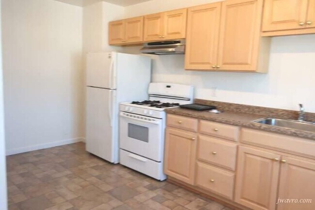 Building Photo - 1401 20th Ave