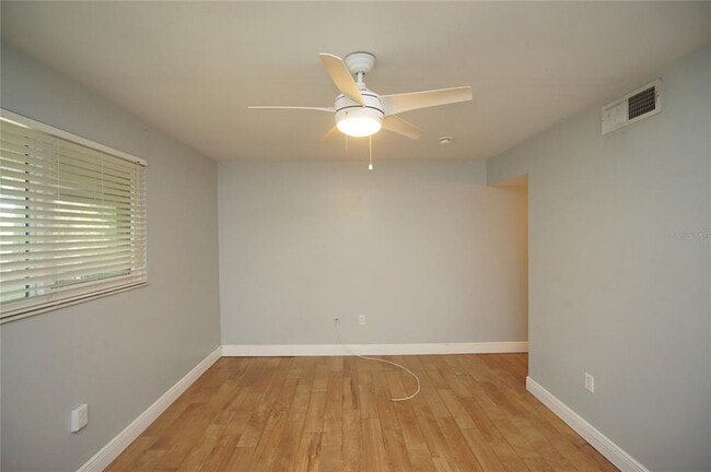 Building Photo - 760 S Village Dr