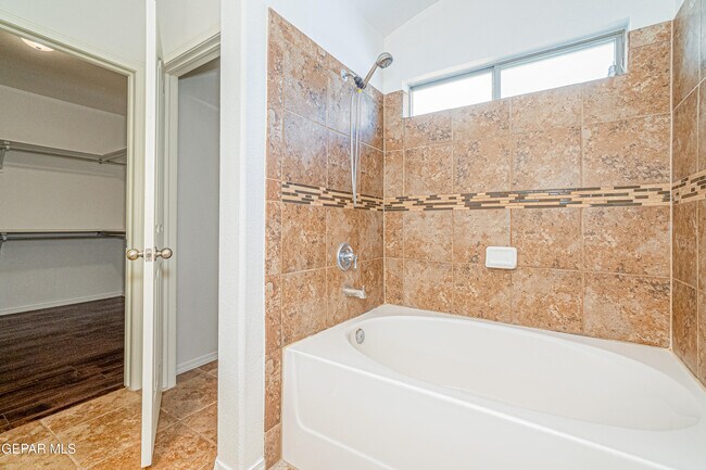 Building Photo - 7668 Mundy Creek Dr