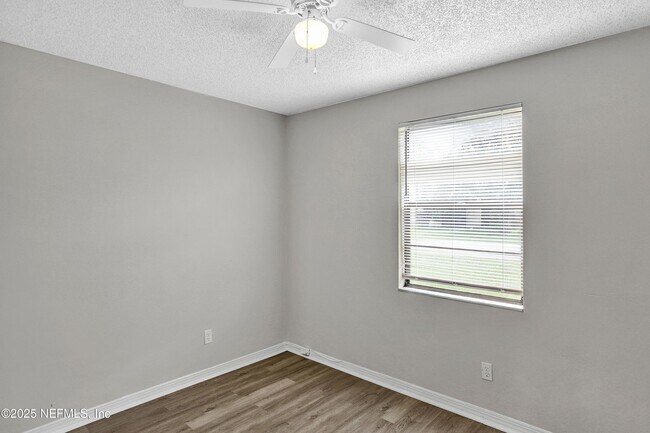 Building Photo - 473 Bentwood Ln